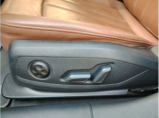 Car image 39