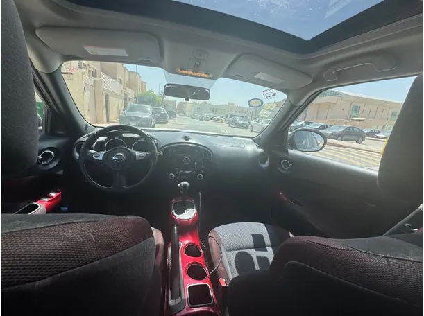 Car image 16