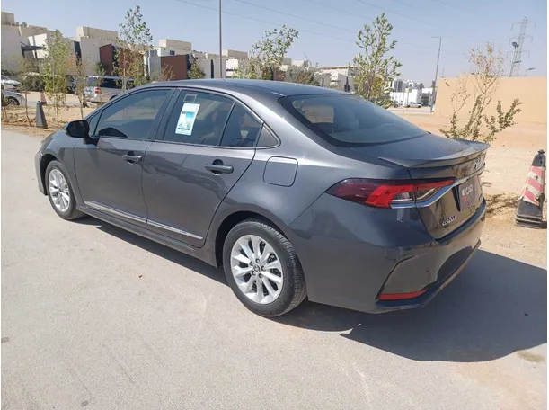 Car image 7