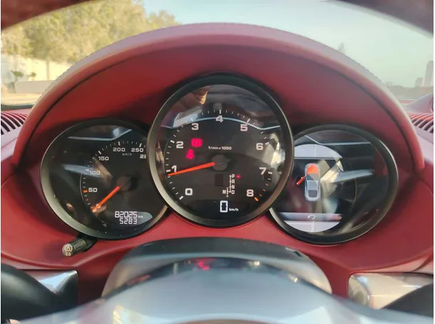 Car image 25