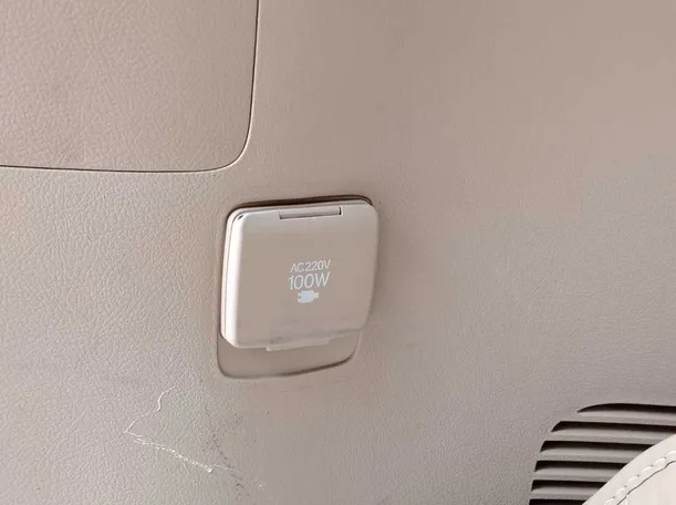 Car image 37