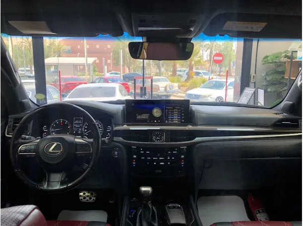 Car image 17