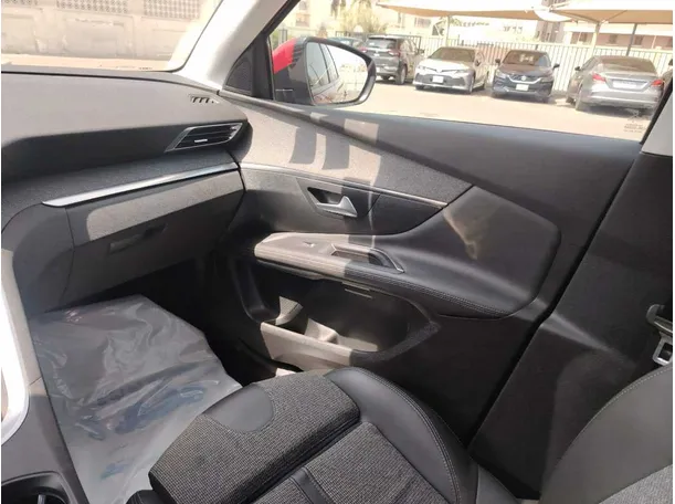 Car image 43