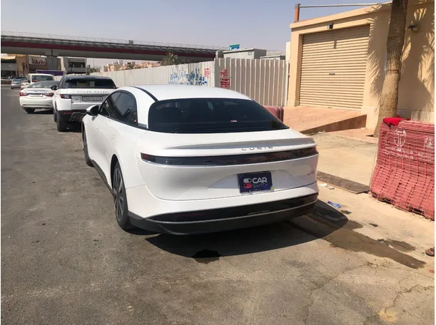 Car image 7