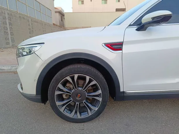 Car image 9