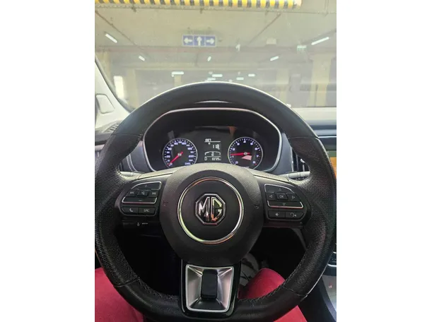 Car image 16