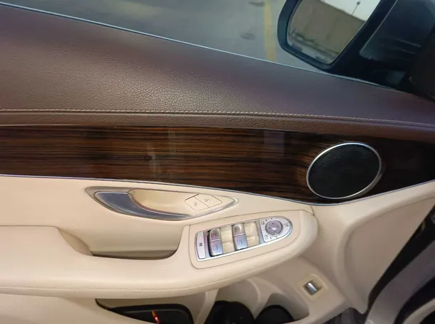 Car image 36