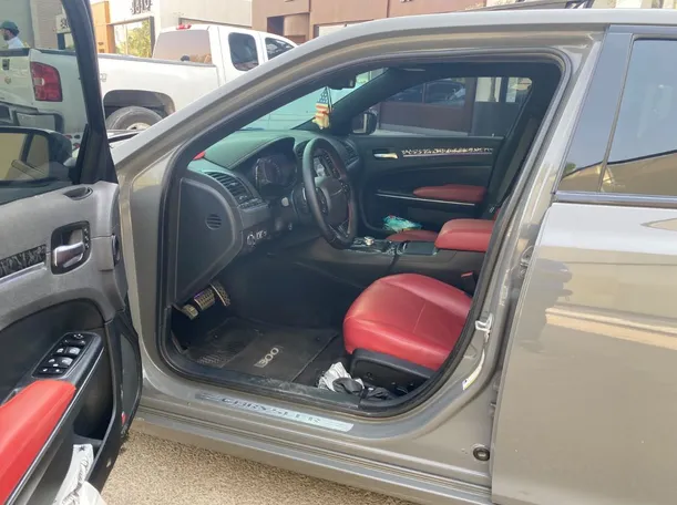Car image 11