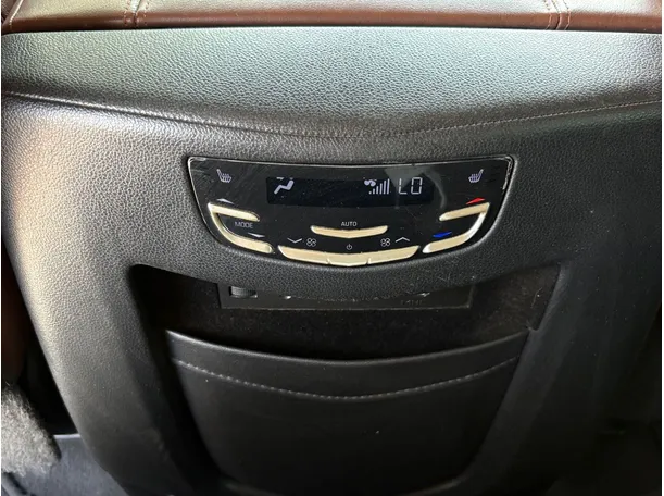 Car image 29