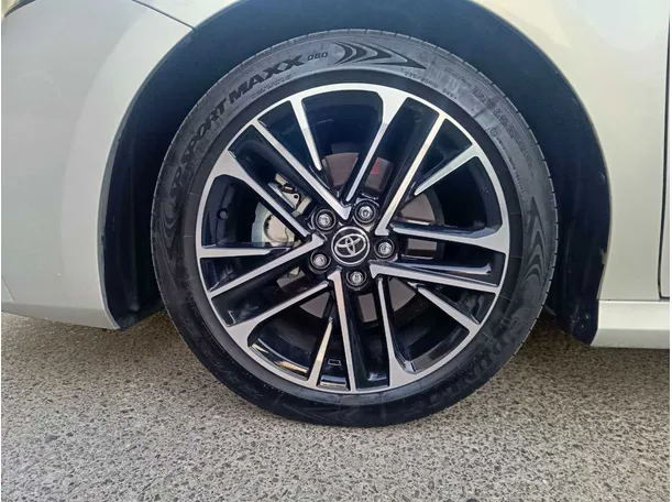 Car image 10