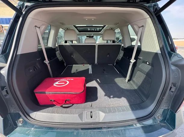 Car image 24