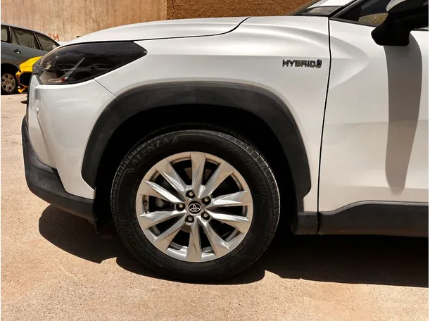 Car image 9