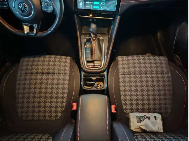 Car image 17