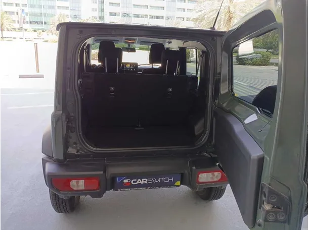 Car image 19