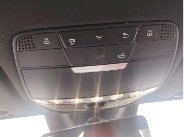 Car image 29