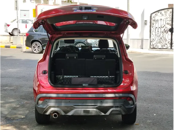 Car image 25