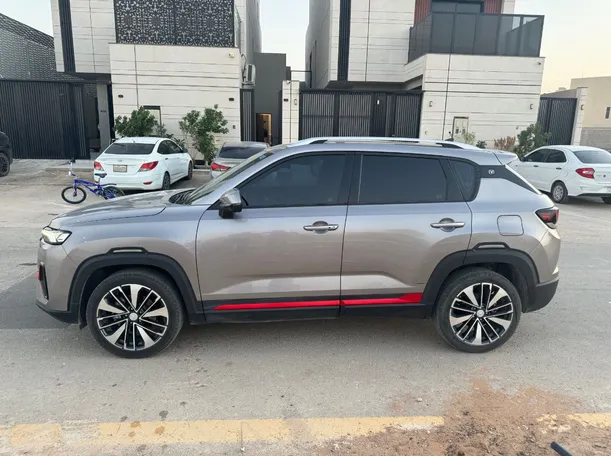 Car image 8