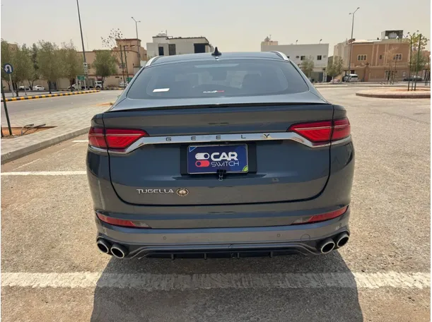 Car image 6
