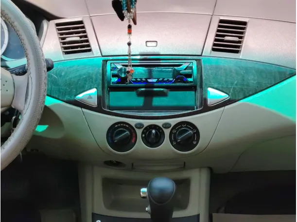 Car image 21