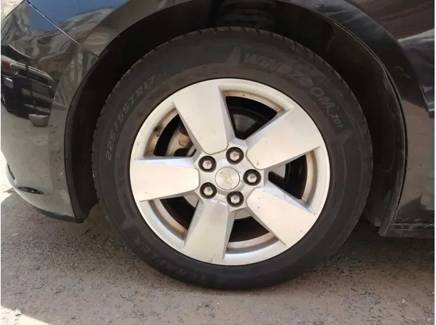 Car image 10