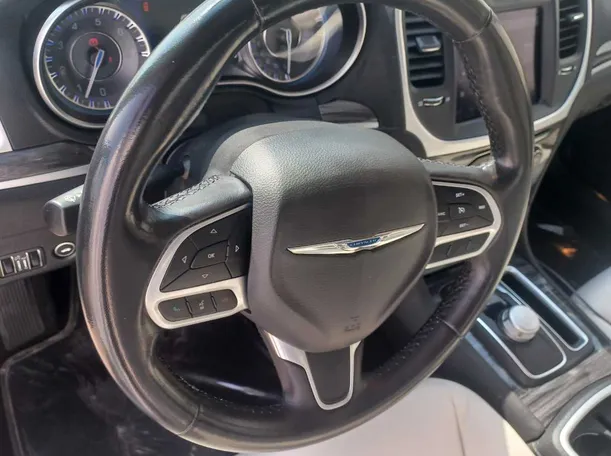 Car image 19