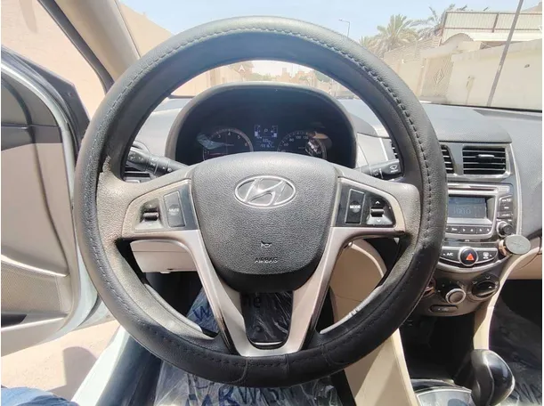 Car image 21
