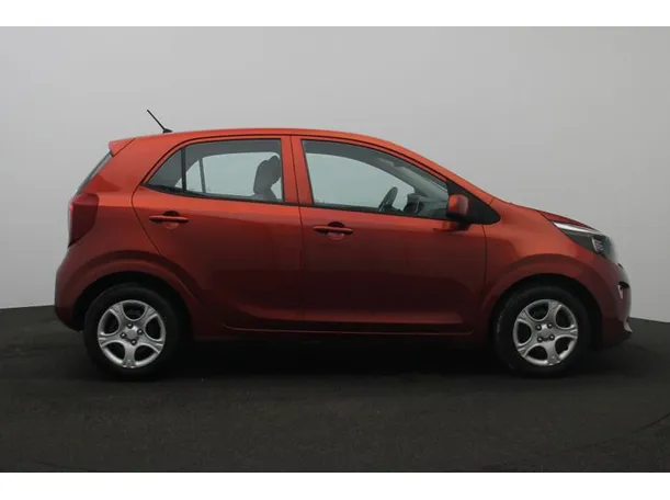 Car image 13
