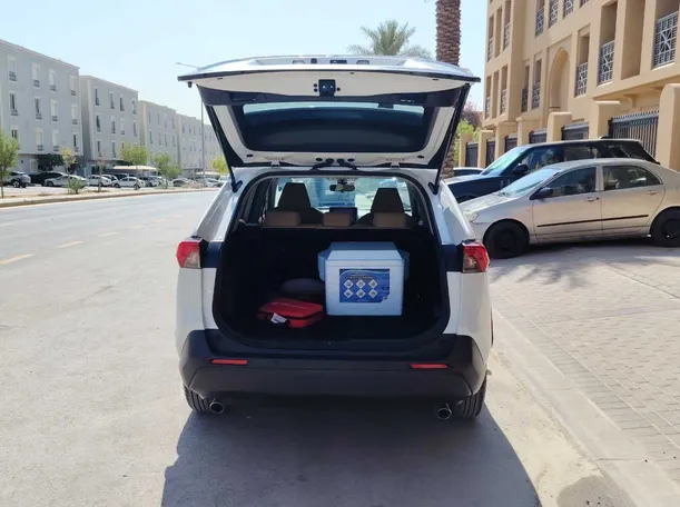 Car image 20