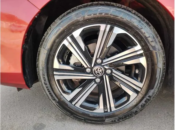 Car image 10