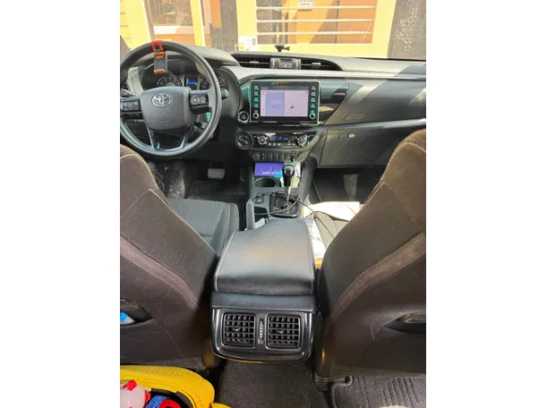 Car image 16