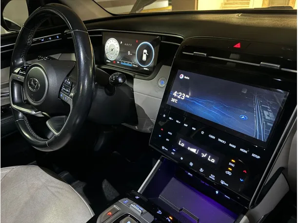 Car image 17