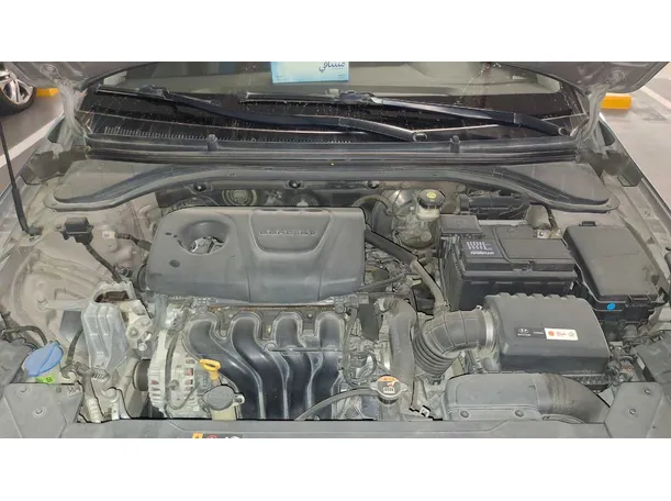Car image 11