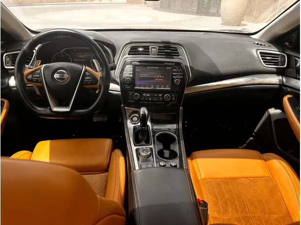 Car image 16