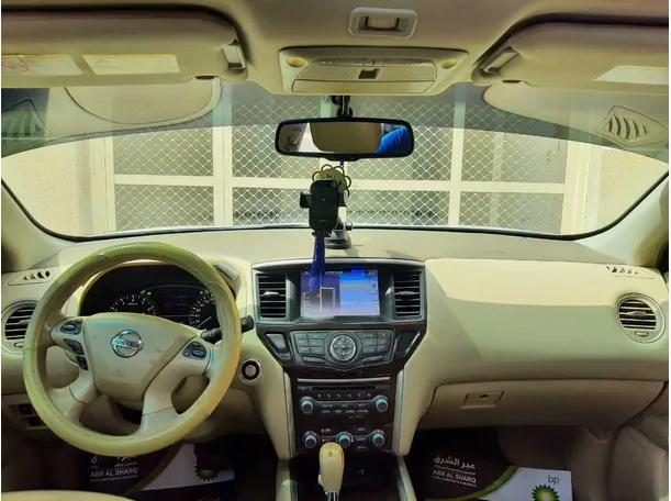 Car image 15