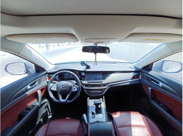 Car image 13