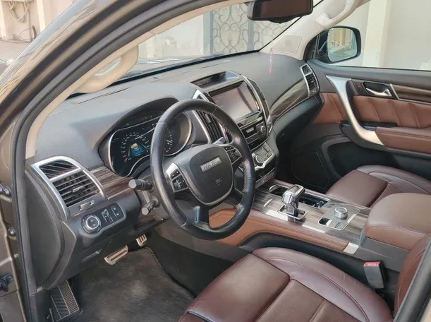 Car image 13