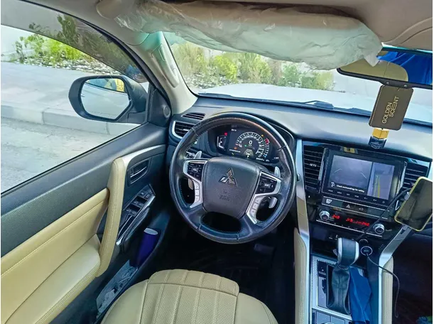 Car image 28