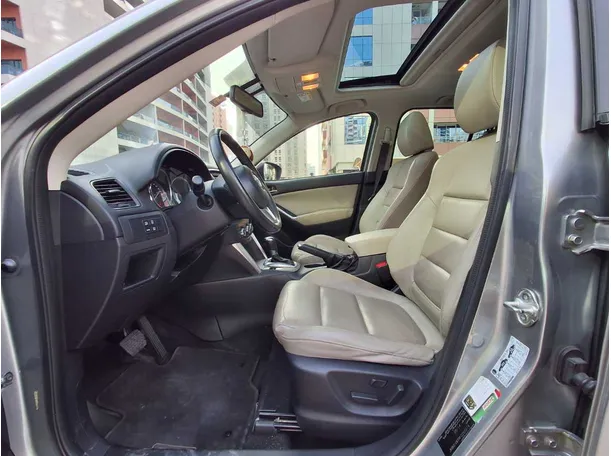 Car image 12