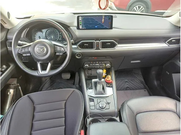 Car image 16