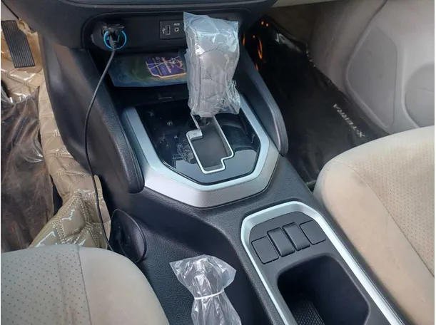 Car image 17