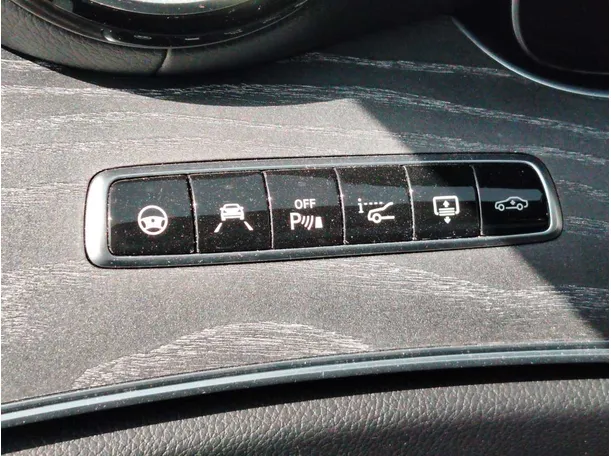 Car image 33