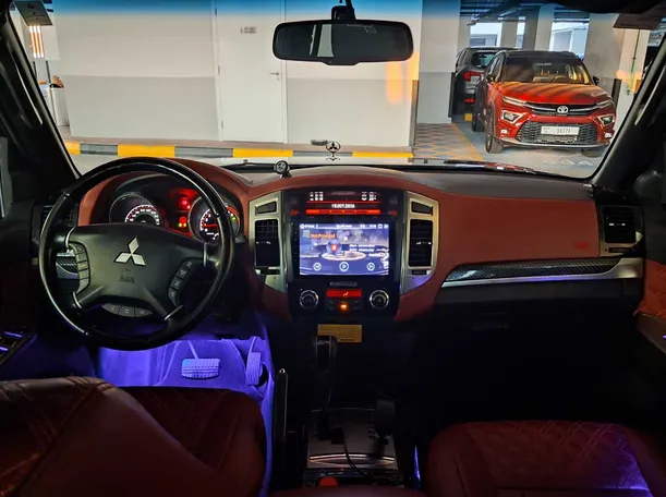 Car image 15