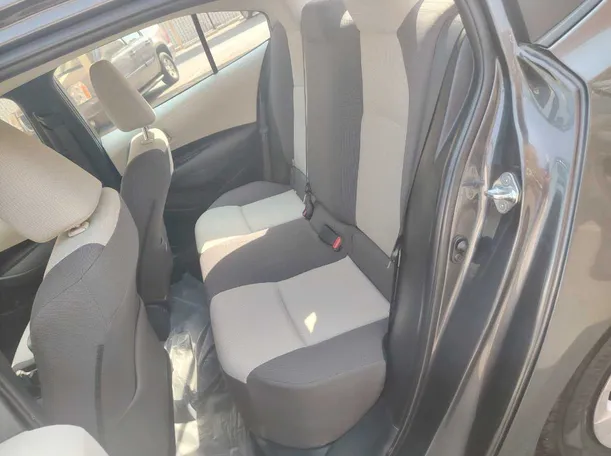 Car image 15