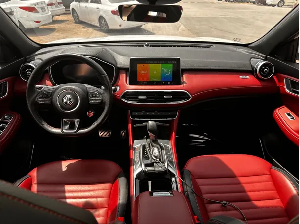Car image 17