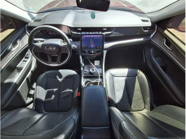 Car image 15
