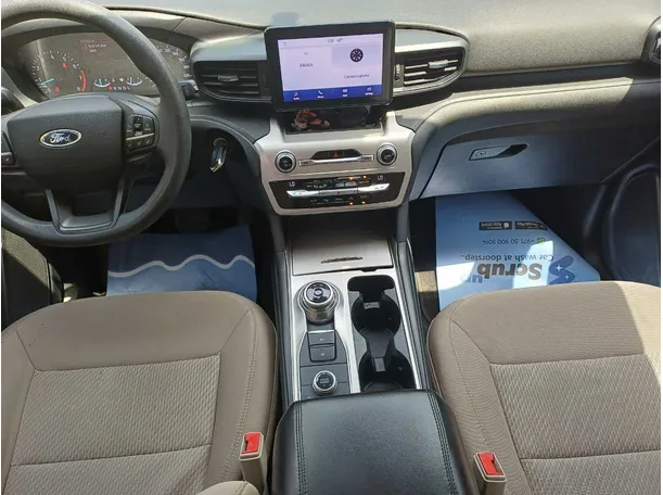 Car image 15