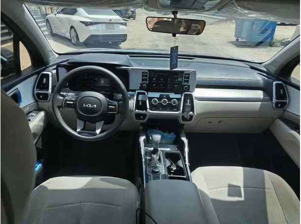 Car image 20