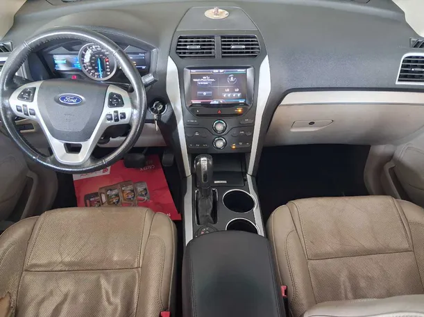 Car image 19