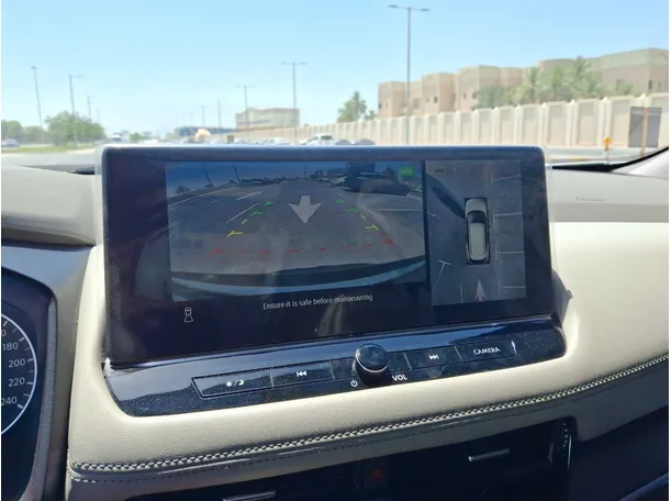 Car image 17