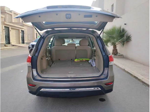 Car image 23